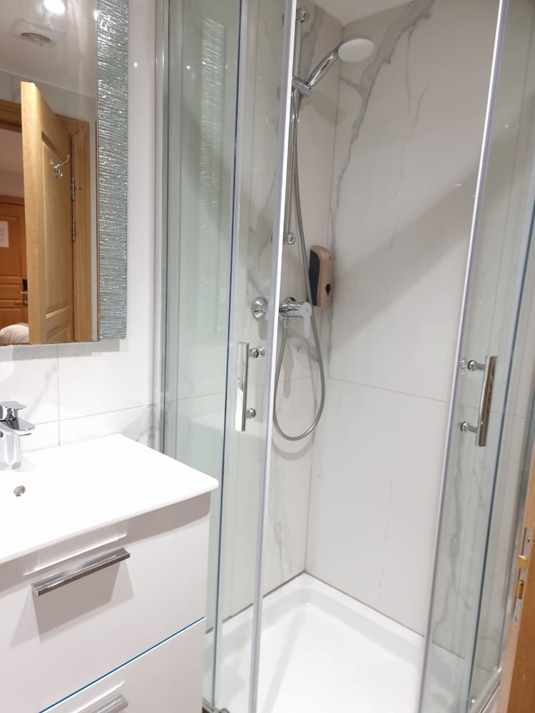 Msk Hotel 82 London 31/34
