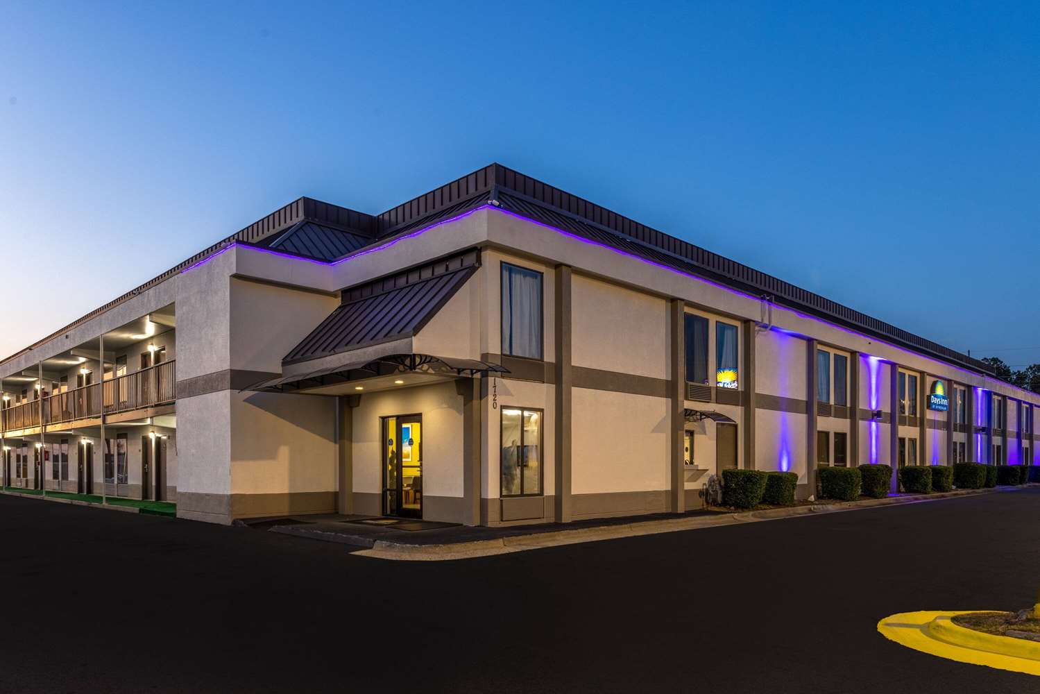 Days Inn & Suites by Wyndham Fort Bragg/Cross Creek Mall 2/41