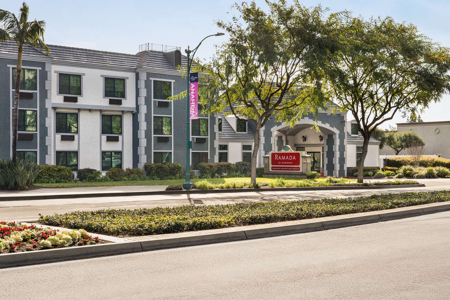 Ramada by Wyndham Anaheim Convention Center 34/40