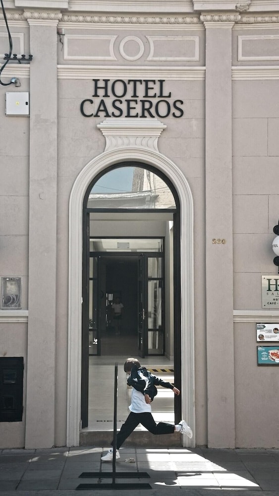 Hotel Caseros Salta 3/48