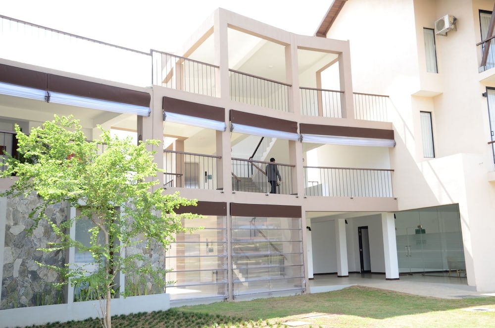 The Calm Resort and Spa in PASSEKUDAH