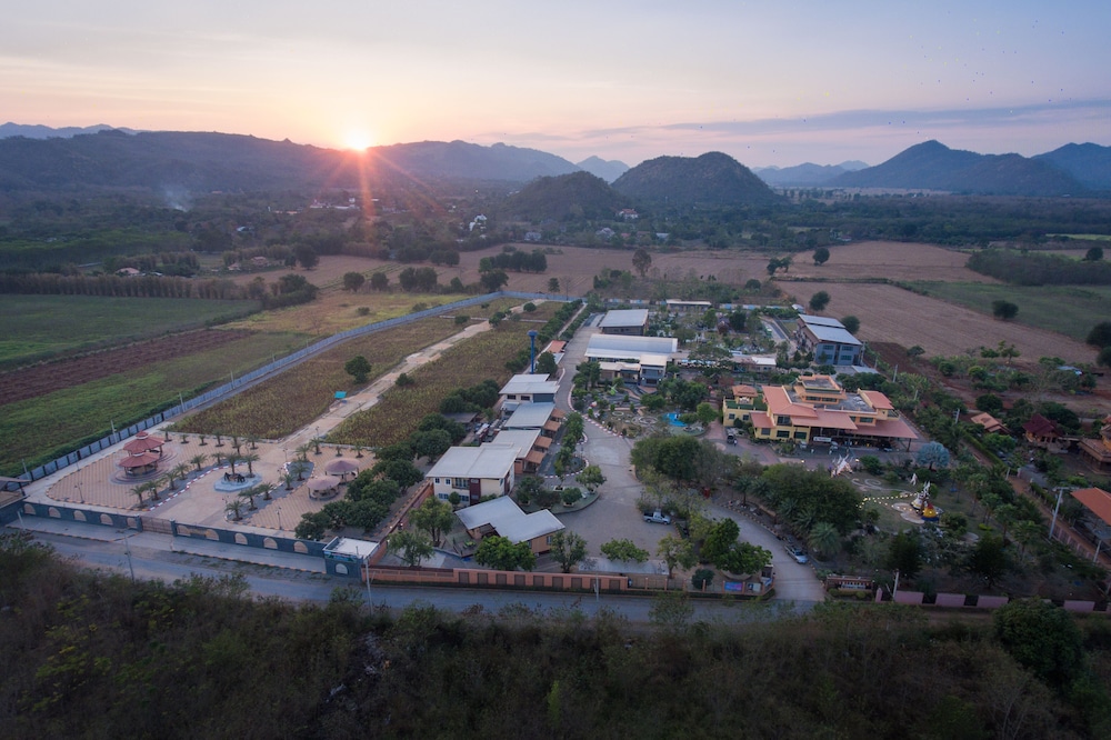 Grandsiri Resort Khaoyai 70/72