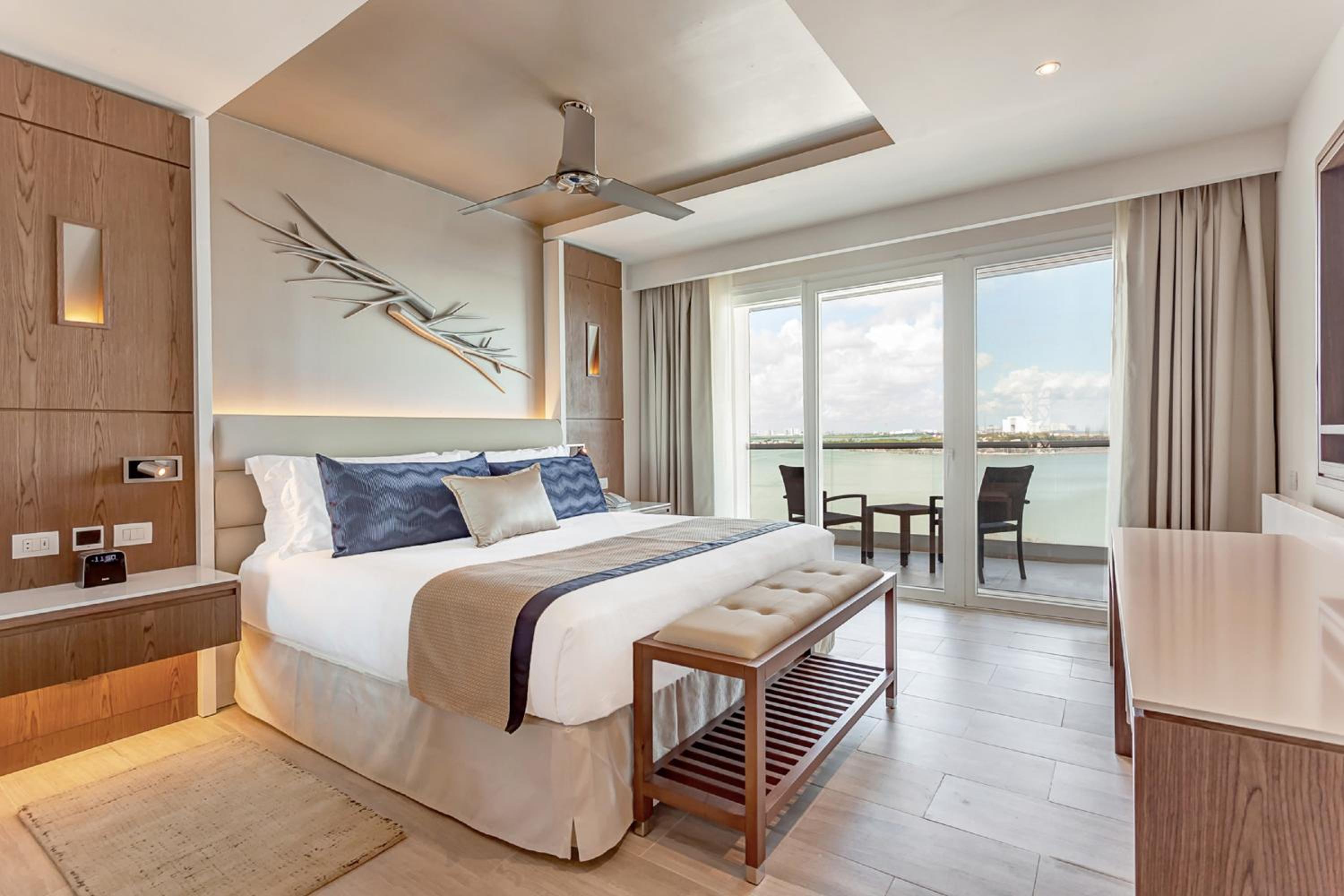 Junior Suite, Luxury, Sunset View, Sofa، Royalton CHIC Cancun, An Autograph Collection (ex Royalton Cancun) 3/10