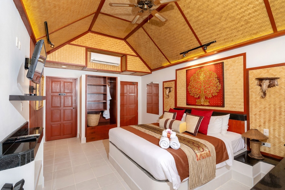 SUITE, BEACH FRONT