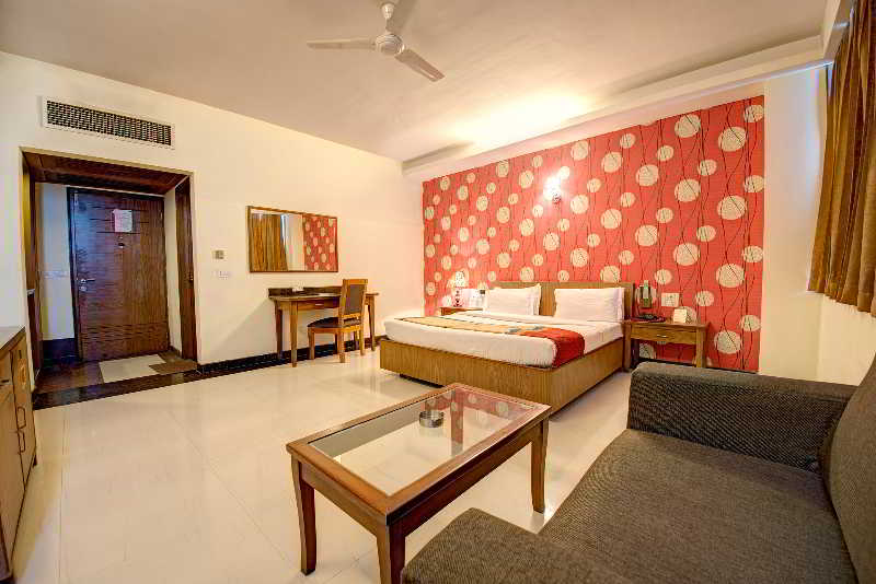 P.R RESIDENCY HOTEL 13/22