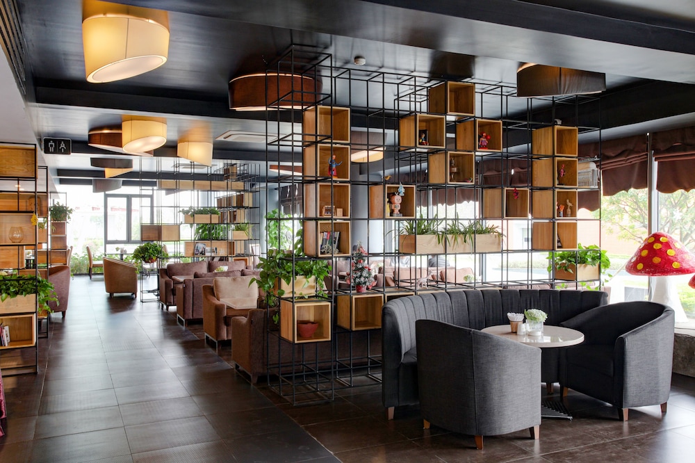The Reed Hotel 32/50