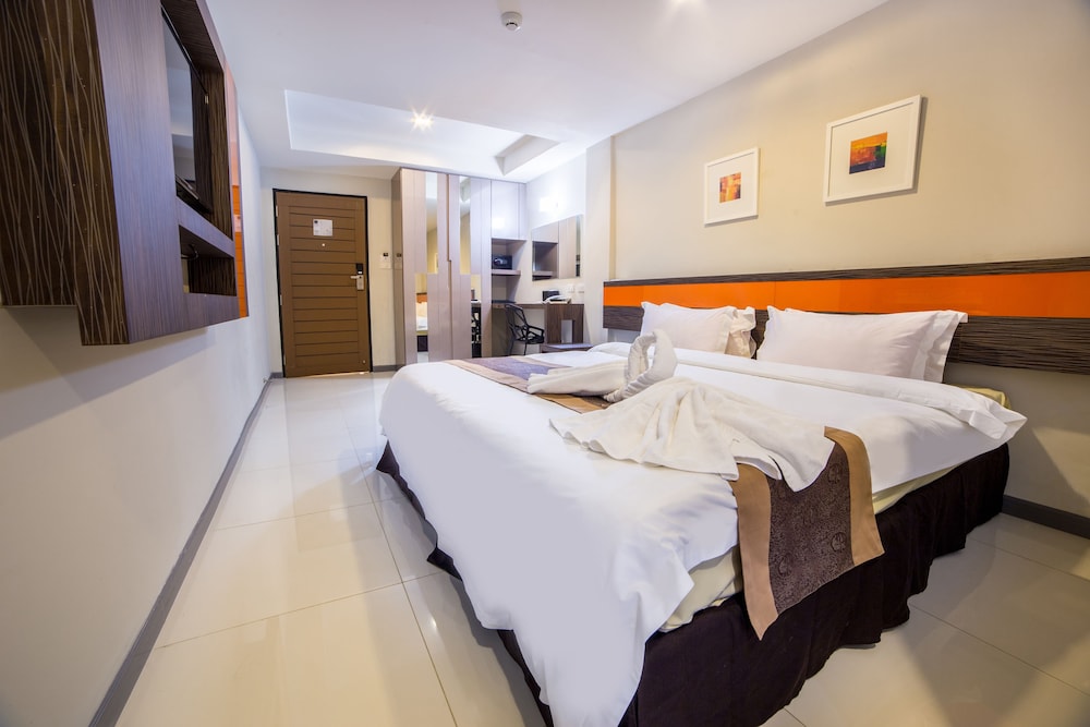 Superior, Double Bed, CUBIC PRATUNAM 4/10
