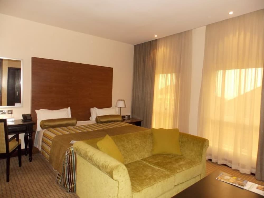 Grand Towers Hotel 25/50