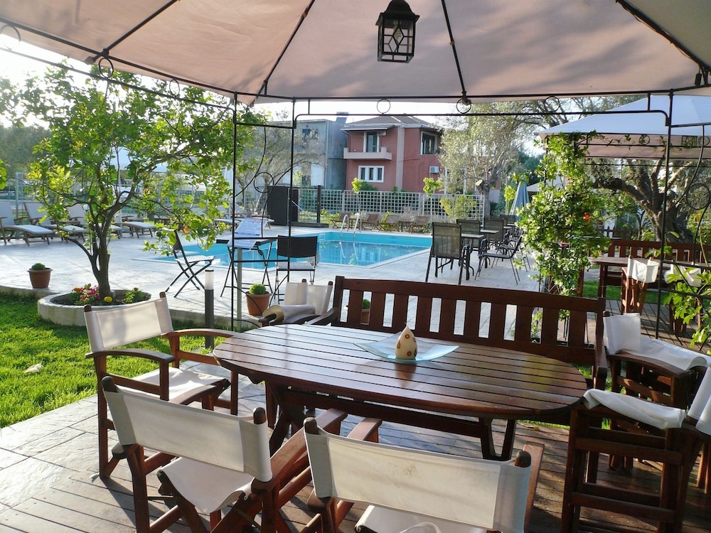 Avra Hotel 51/71