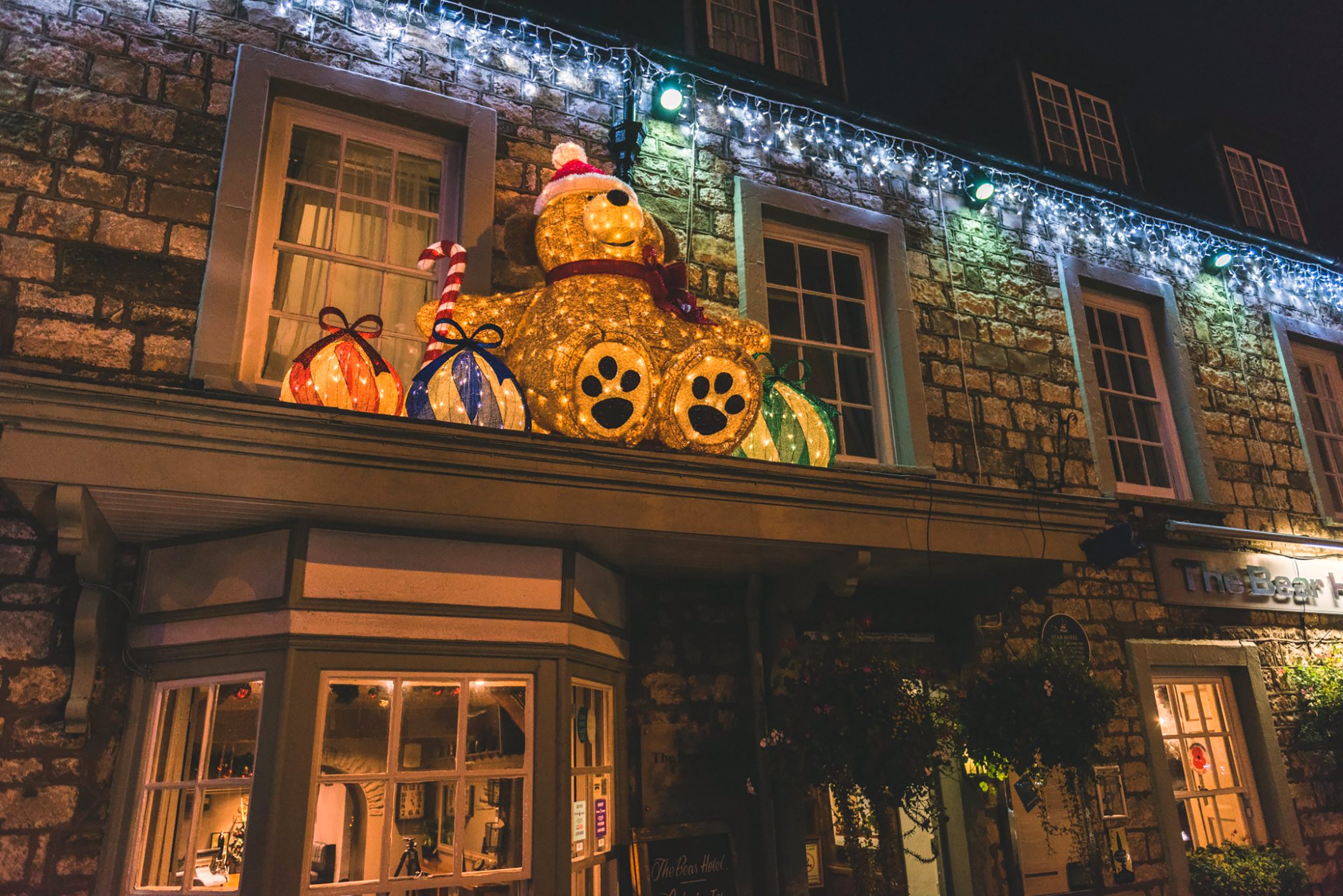 The Bear Hotel Cowbridge 1/16