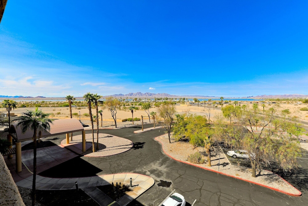 Studio6 Suites Lake Havasu City AZ 51/61