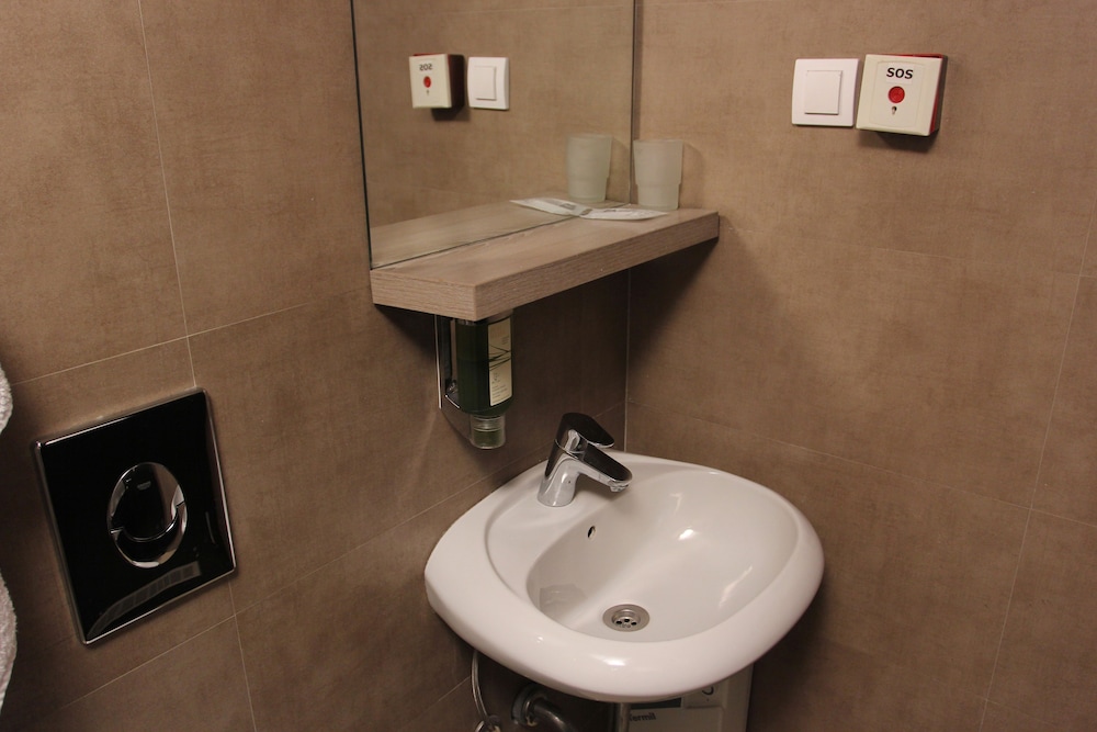 Zenit Hotel 18/19