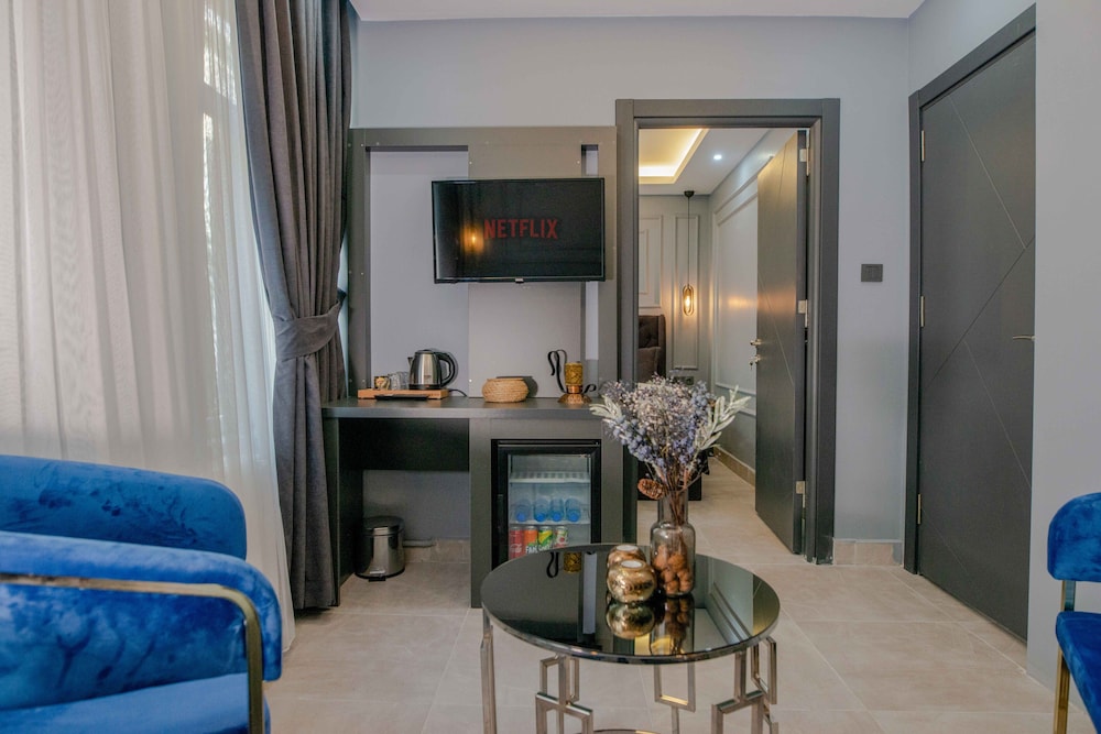 Ruby Hotel 30/46