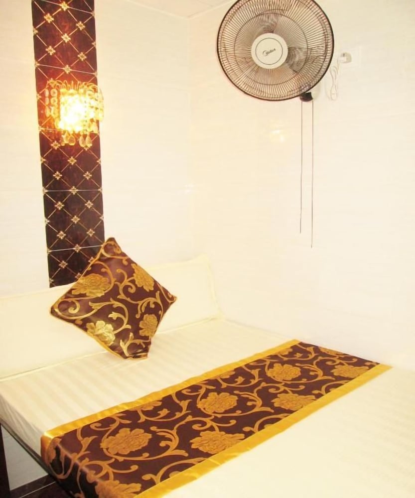Pay-Less Guest House 31/50