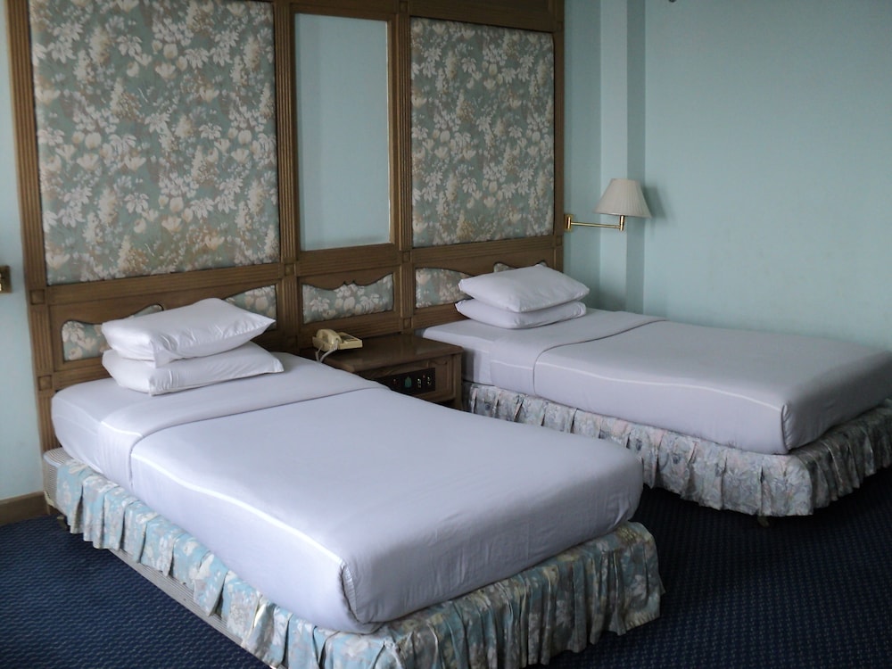 Diamond River Ping Petch Ngam Hotel 24/52