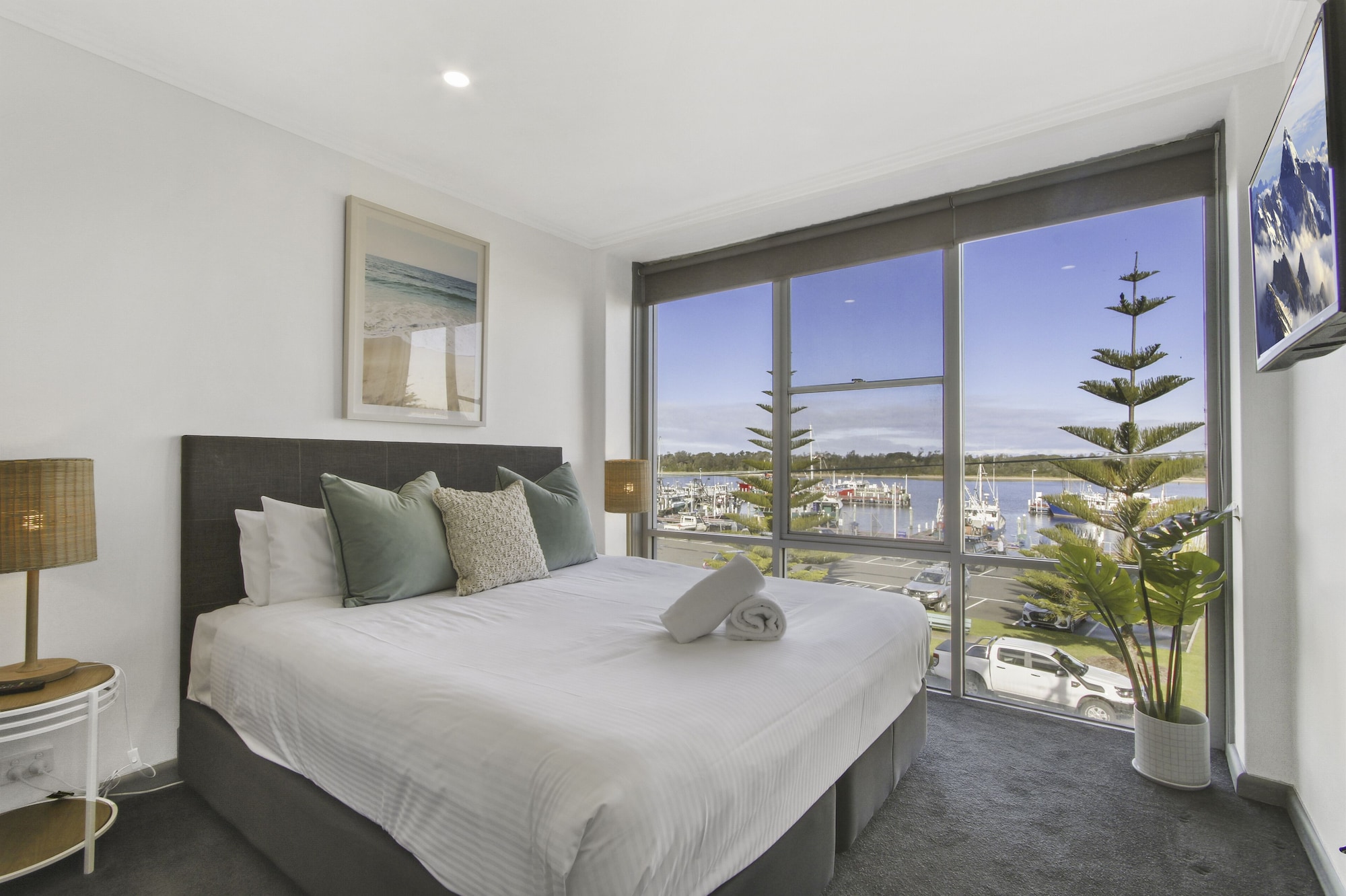 3 Bedrooms, Apartment, King Bed, 1 Queen and 2 Bunk Beds, Water View