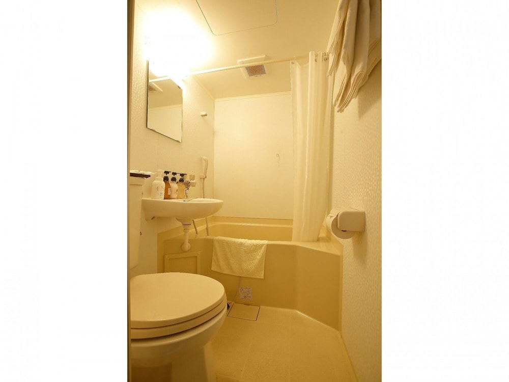 Grampus Inn Osaka 50/50