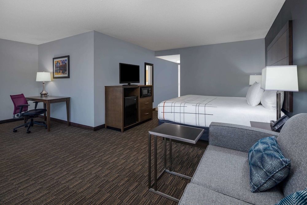 La Quinta Inn & Suites by Wyndham Atlanta Douglasville 12/53
