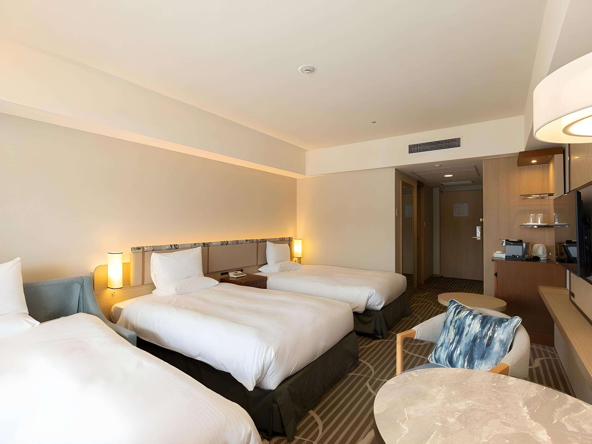 Deluxe, Triple, Single Bed, Skyview Floor