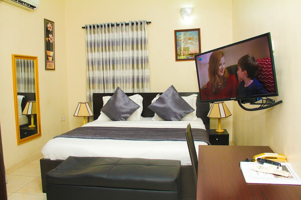 J. Gibson Hotel 22/50