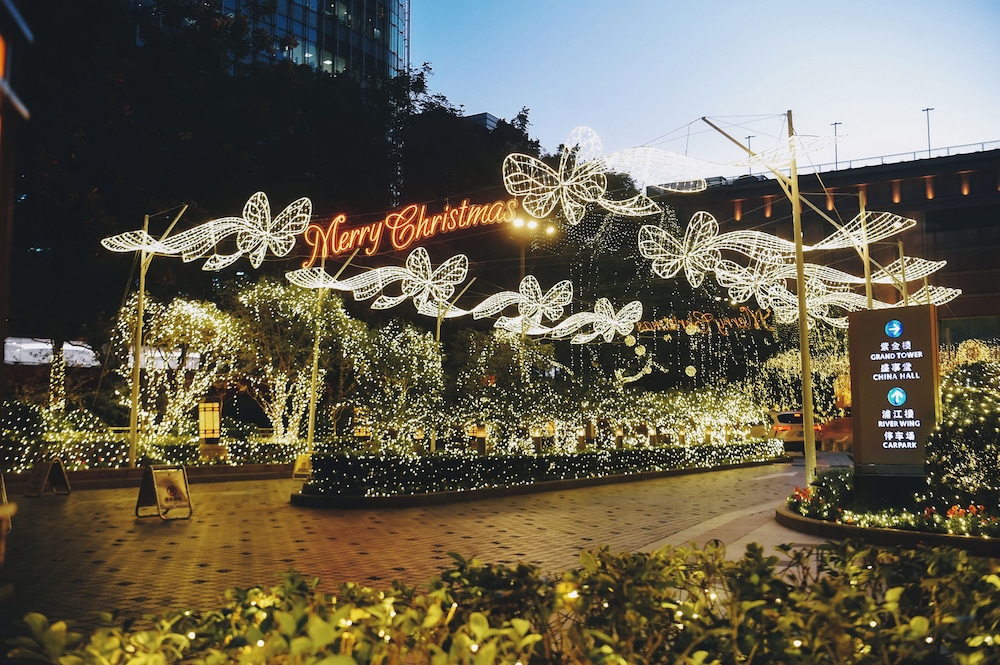 Pudong Shangri La 73/77