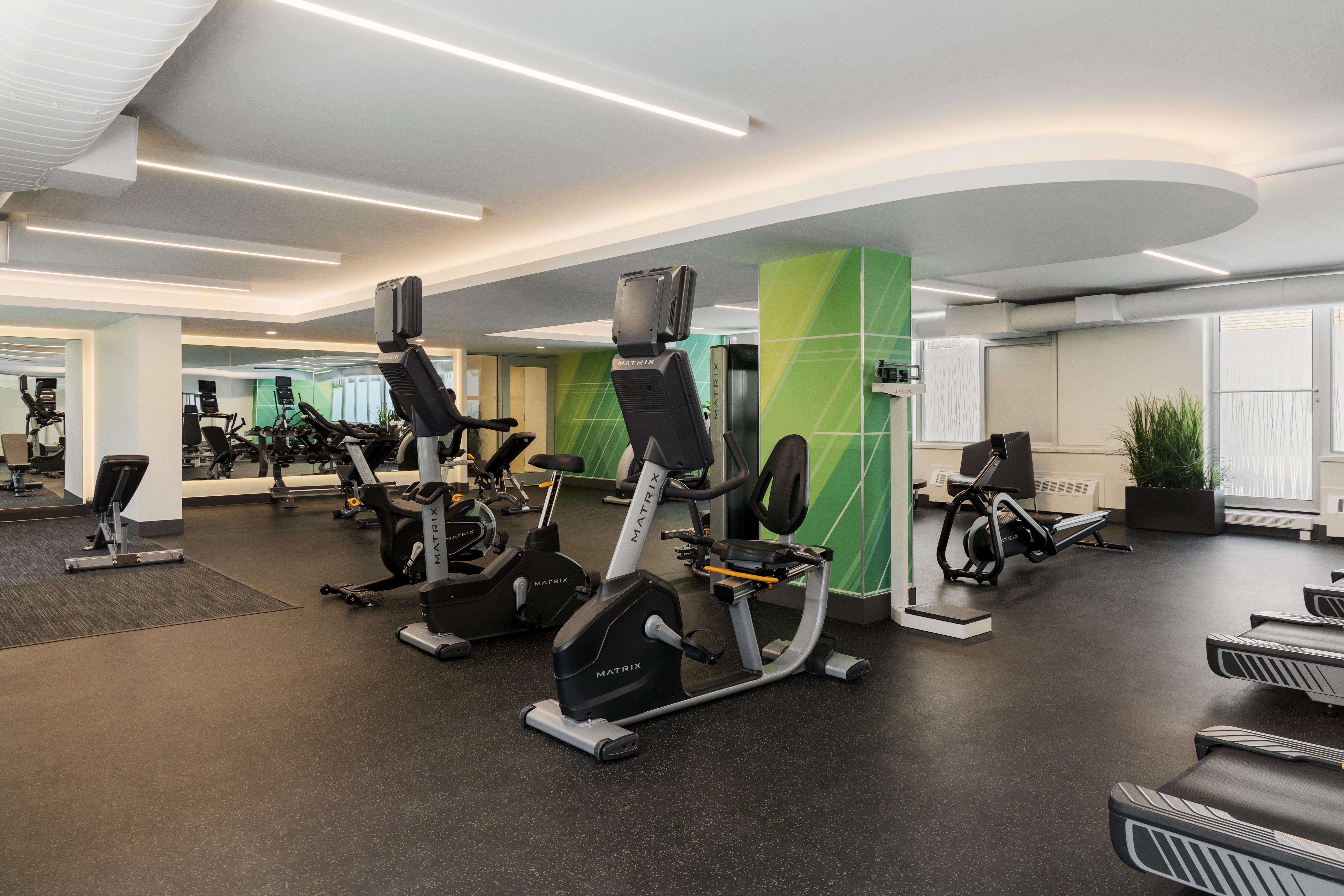 HOLIDAY INN TORONTO DOWNTOWN CENTRE 41/79