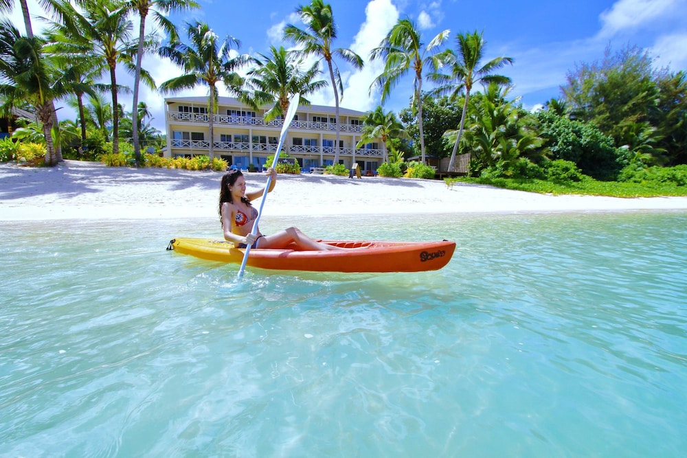 Moana Sands Beachfront Hotel 38/58