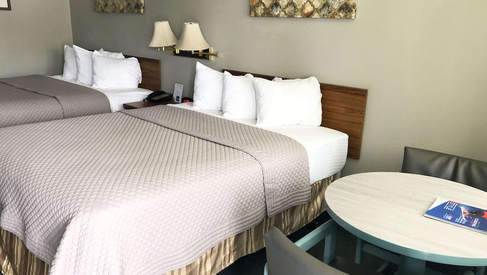 Resort City Inn Coeur D Alene 8/38