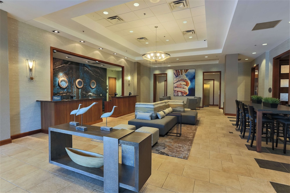 DoubleTree by Hilton Hotel Bay City - Riverfront 50/81