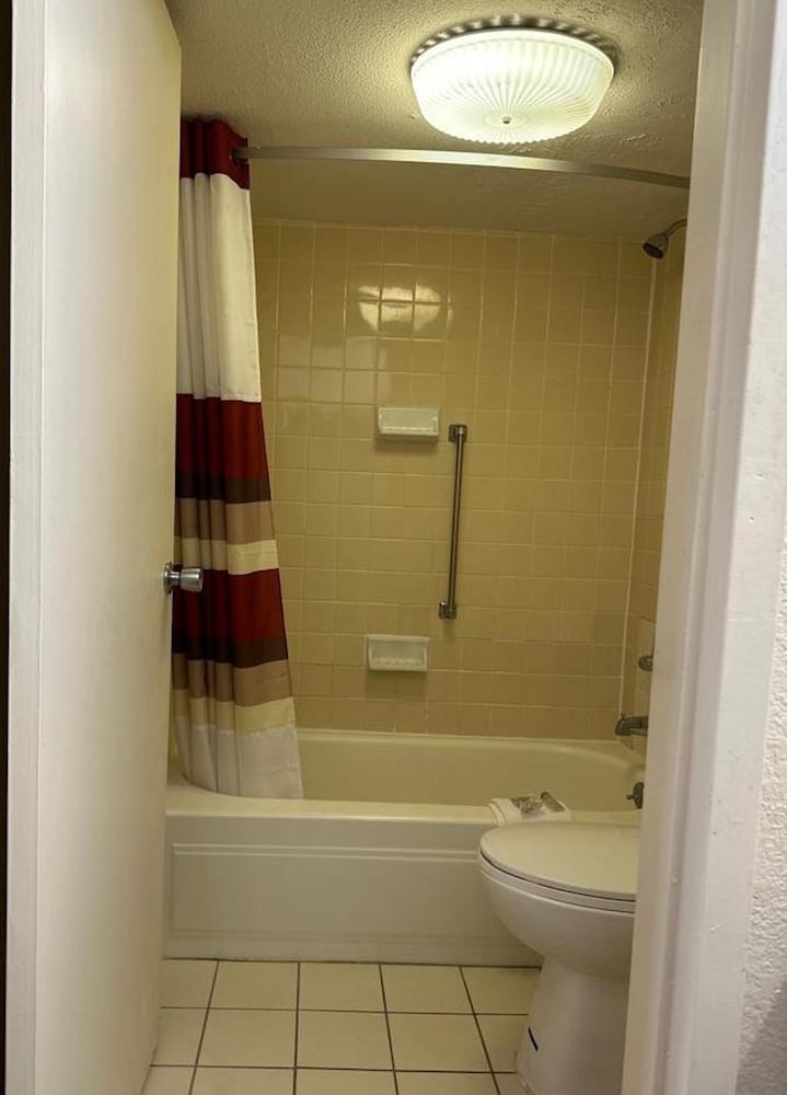 Red Roof Inn Fredericksburg South 33/35