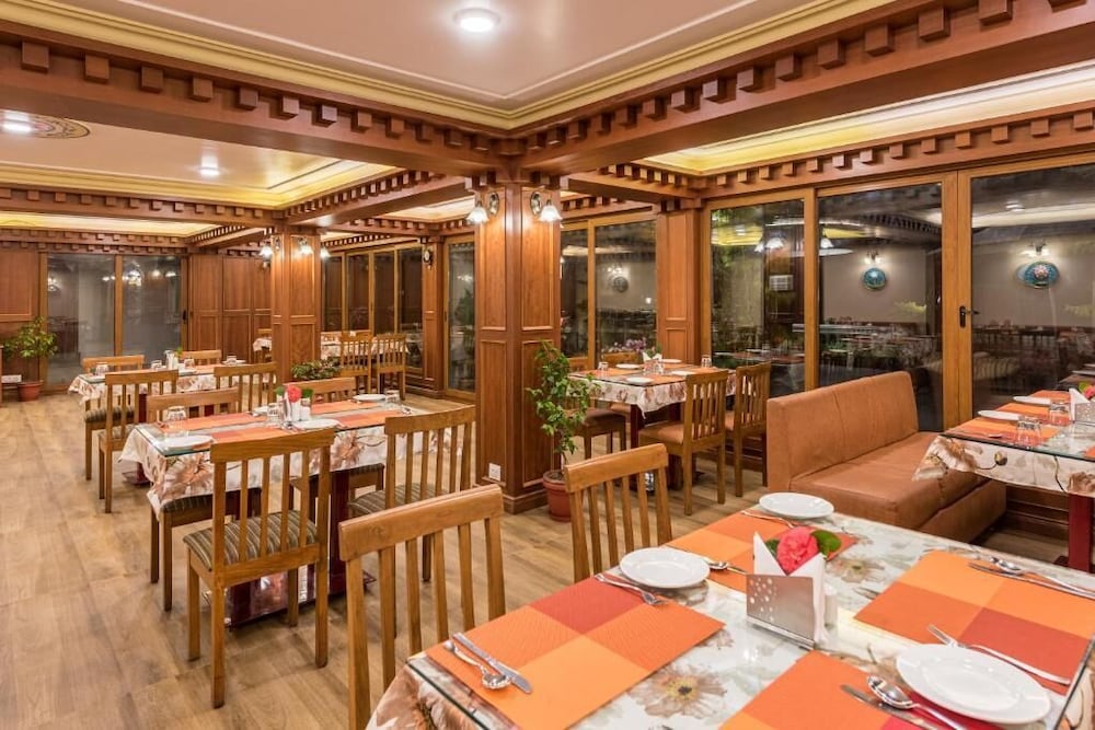 Udaan Dekeling Resort 44/54