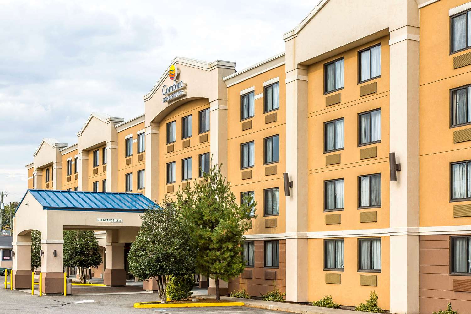 Comfort Inn and Suites Meriden 4/19