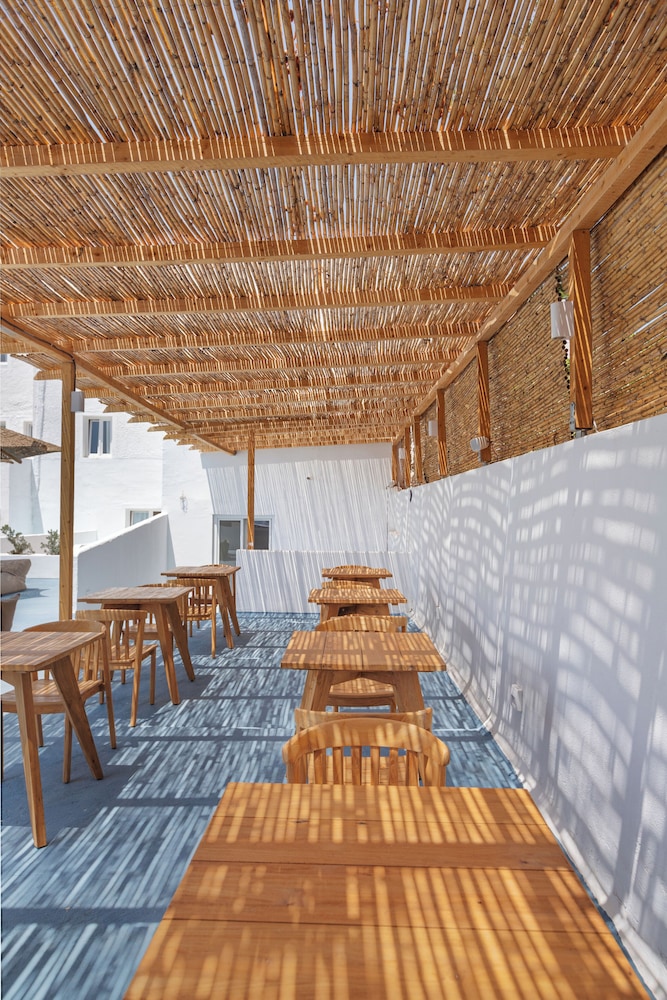 Voca Hotel & Suites 30/40