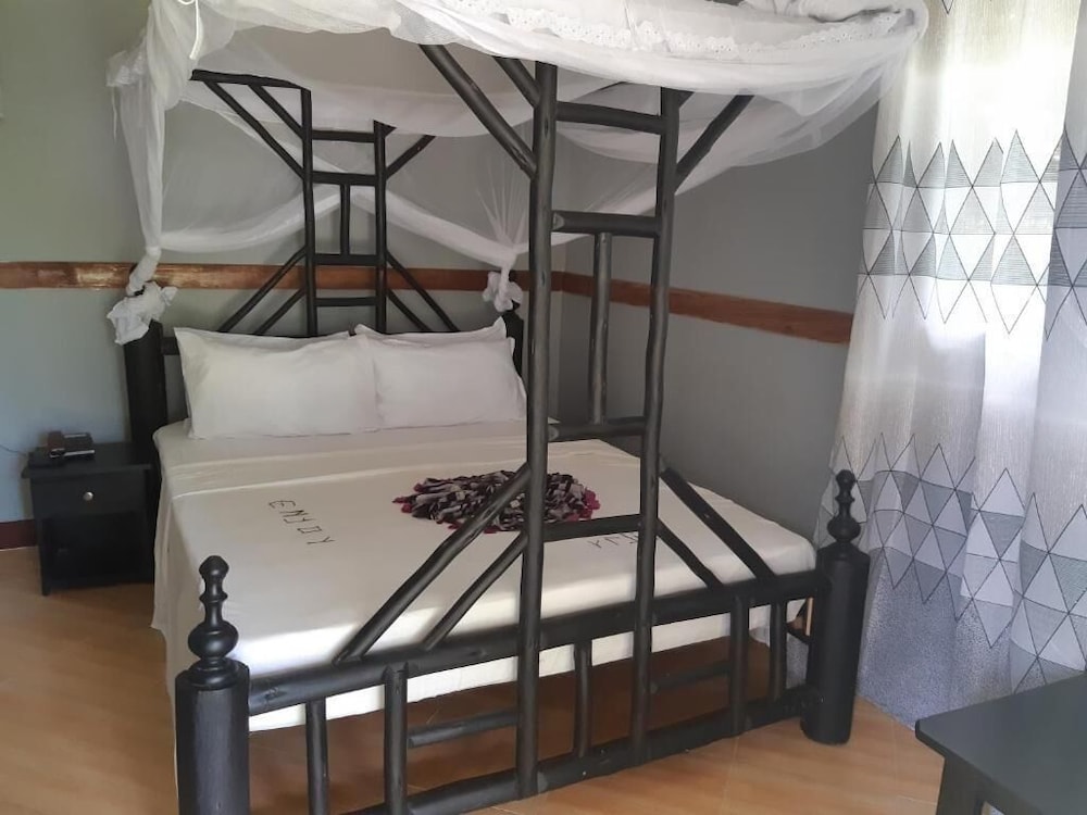 Perfect Home Two minutes to Kijiji Beach [VR] 19/50