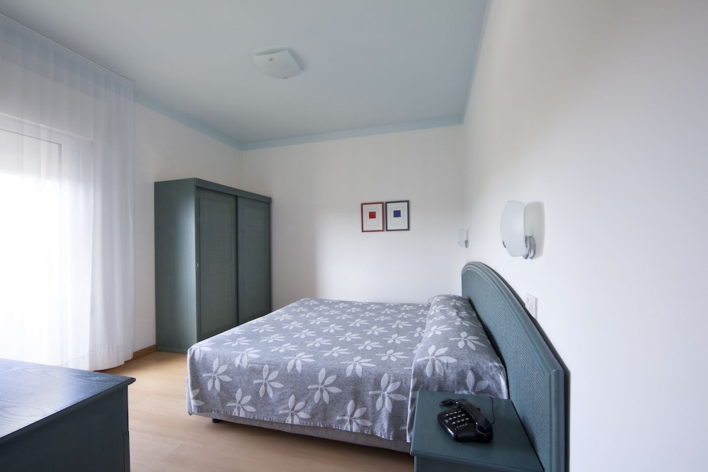 2 BEDROOMS, APARTMENT