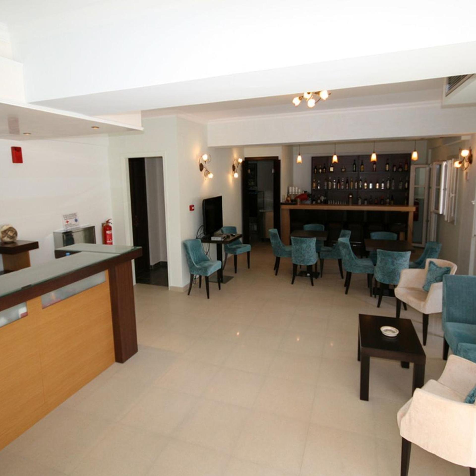 Ionis Hotel 34/42