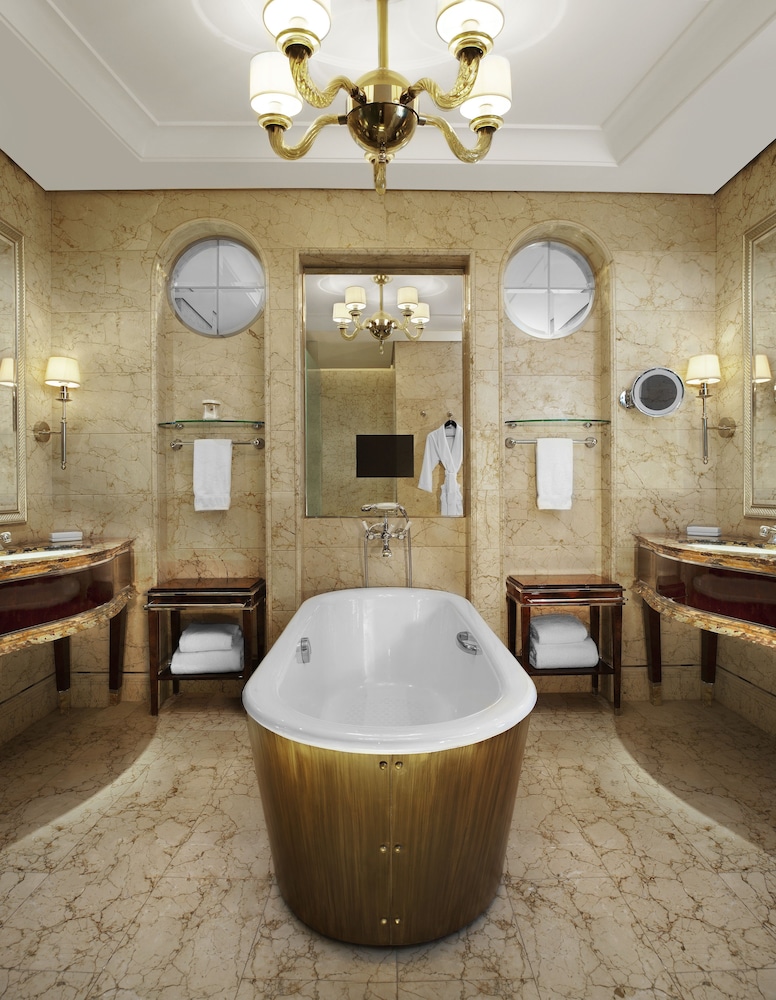 The St Regis Singapore 47/48
