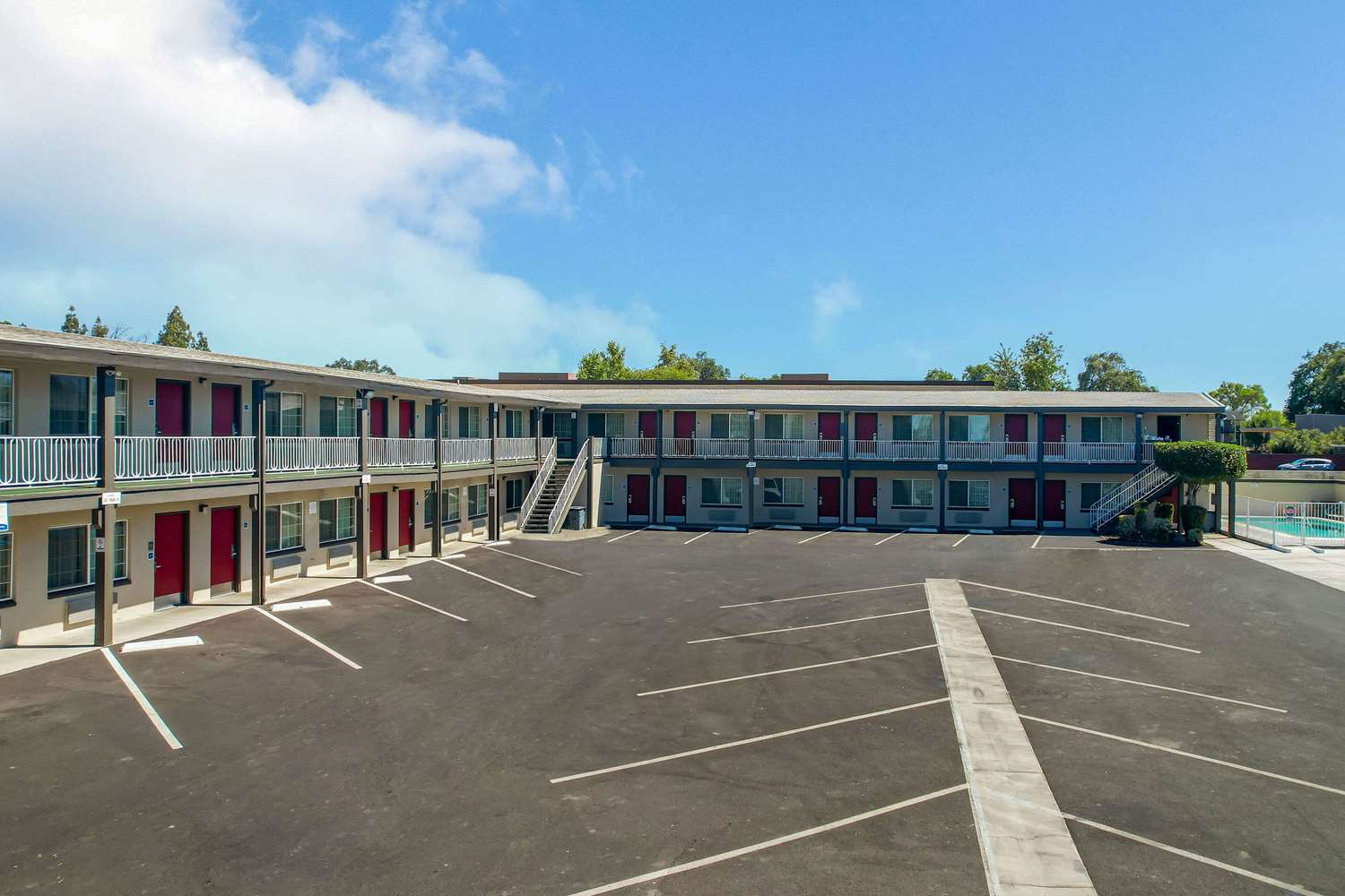 Econo Lodge Woodland near I-5 24/30