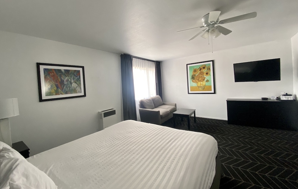 Masterpiece Hotel 25/65