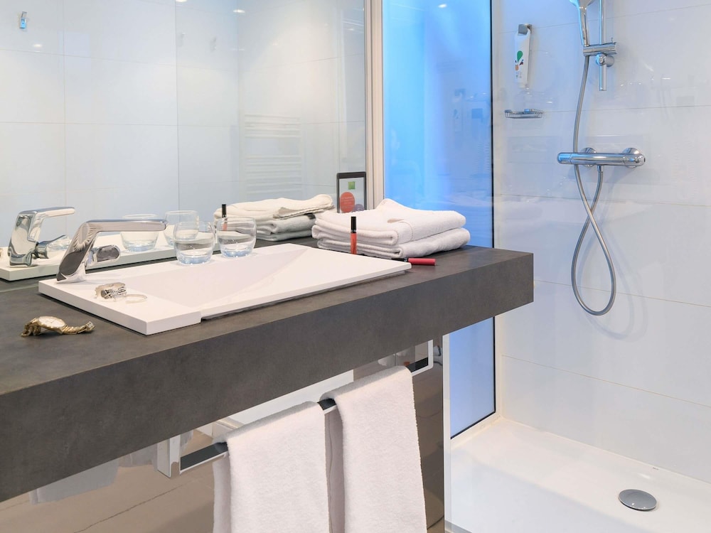 Ibis Styles Menton Centre 50/50