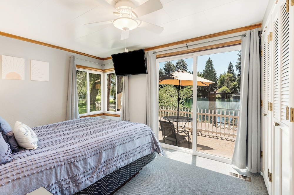 Bend Riverside Inn &amp; Suites 23/51