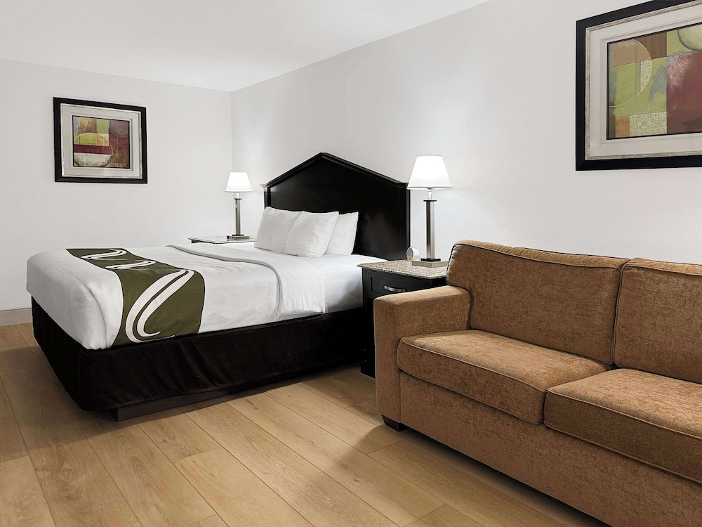 1734 West Hotel 12/32