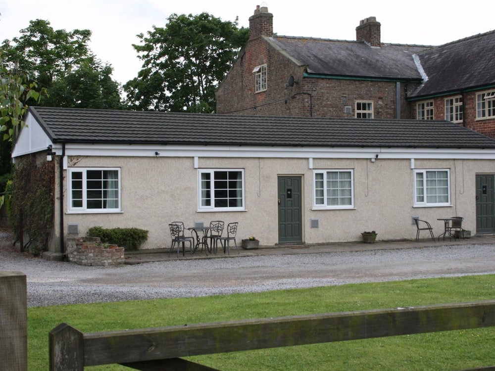 Manor Guest House 41/50
