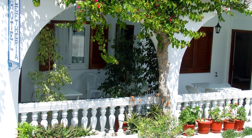 Hotel Eleftheria 10/45