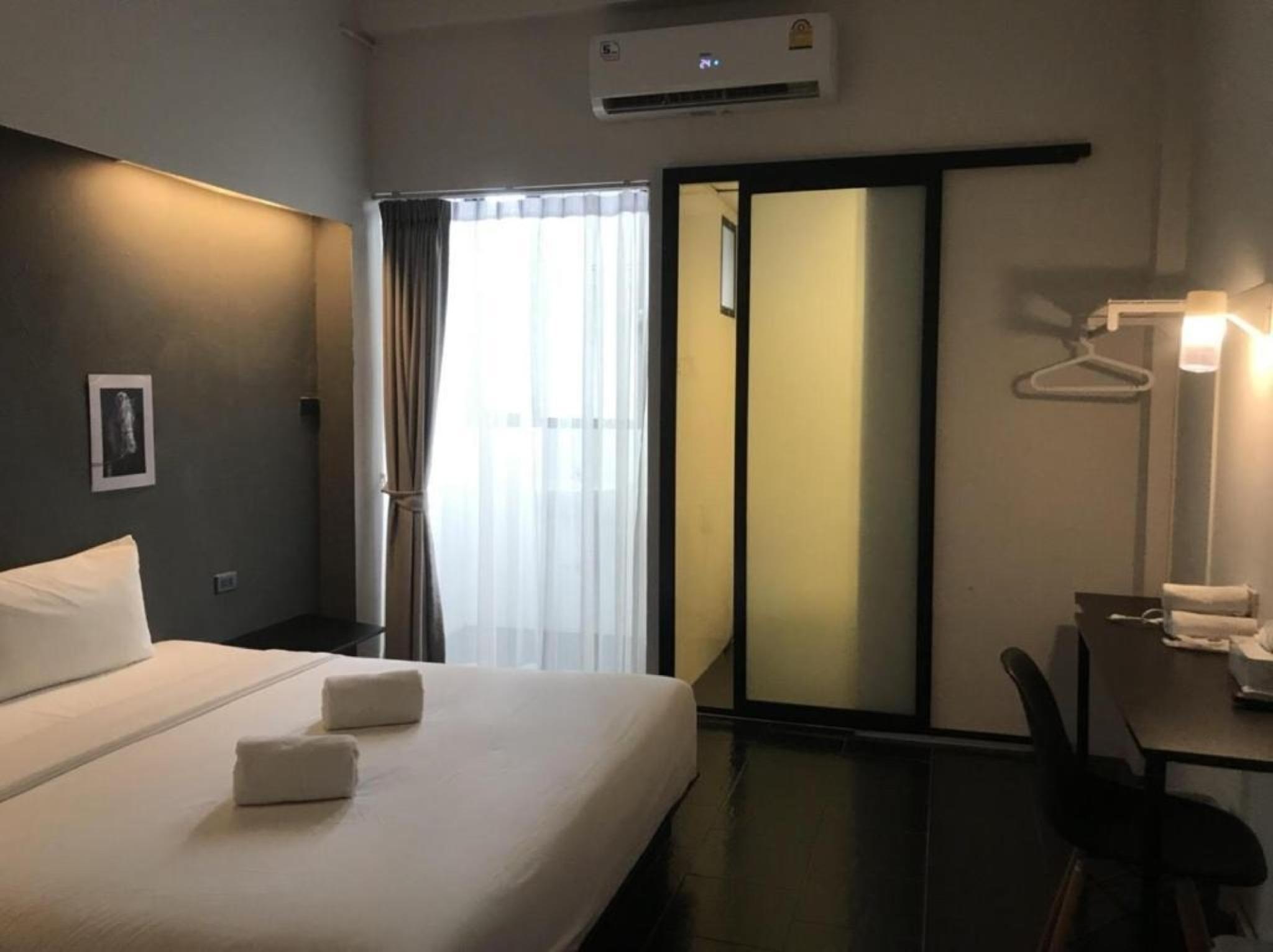DELUXE, DOUBLE BED