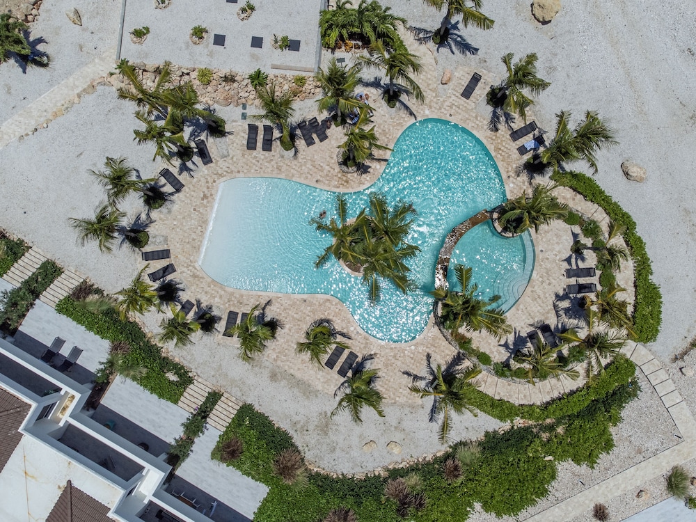 The Reef at Blue Bay Golf & Beach Resort 45/50