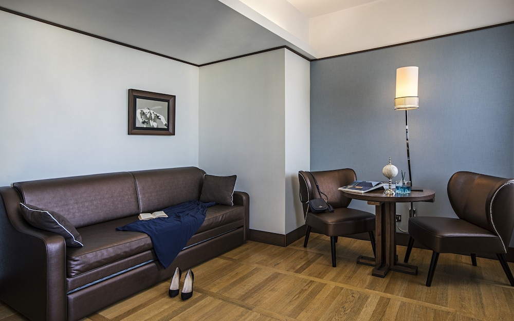 The Independent Hotel 34/62