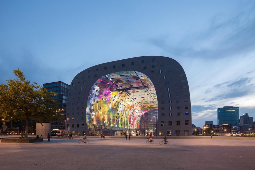 Premier Suites Plus Rotterdam 3/50