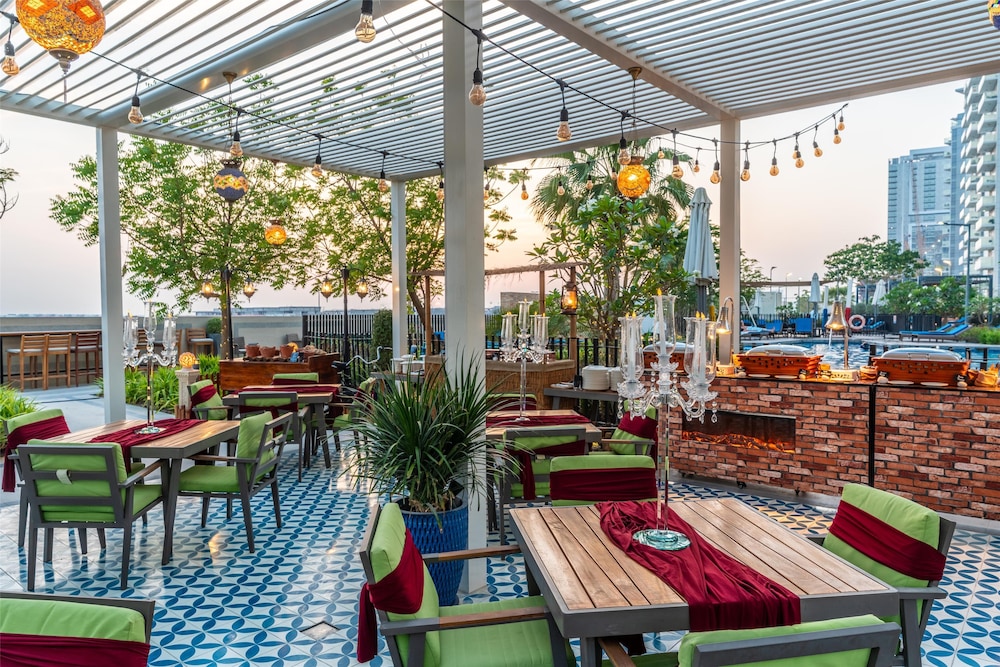 Radisson Dubai Damac Hills 29/47