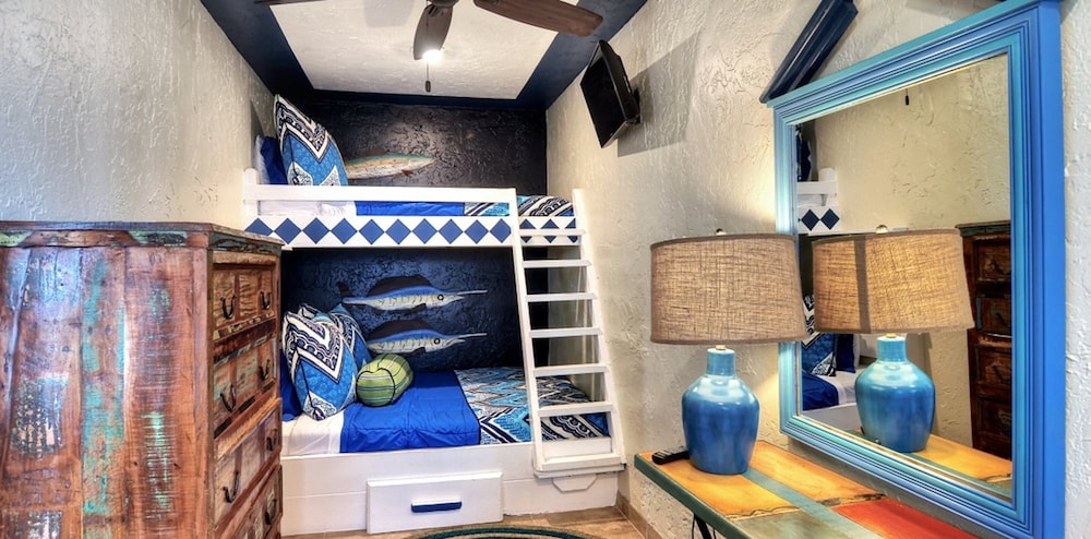 Beachcomber Inn 8/50